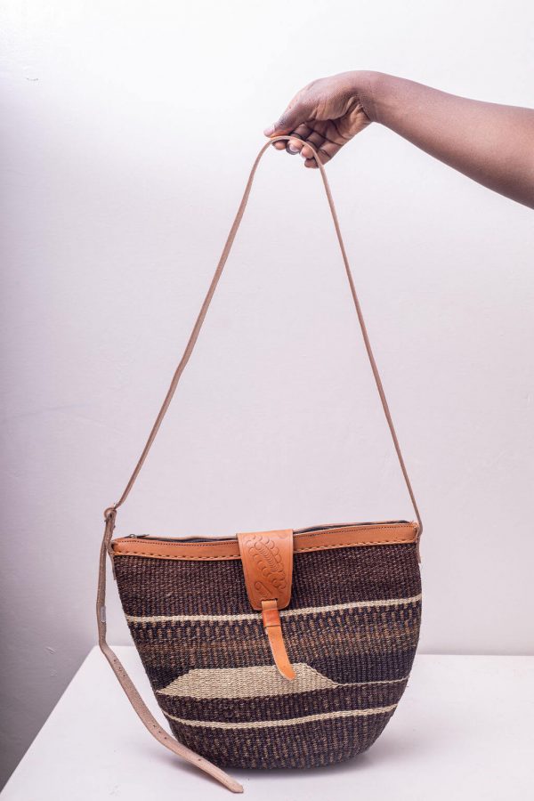 Long leather handle sisal bag