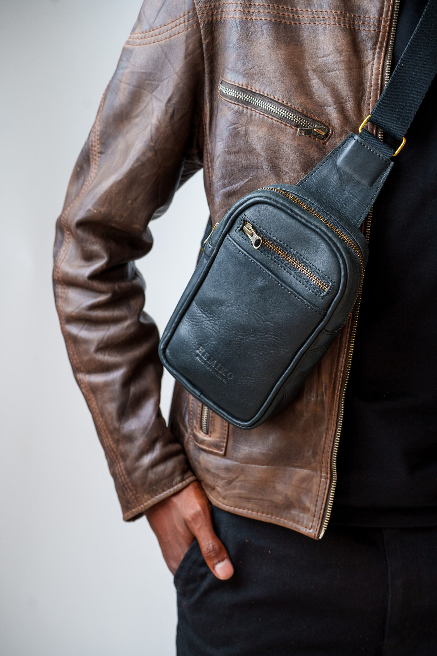 Nomad Leather Sling Bag Nomad Leather Sling Bag - Image 3