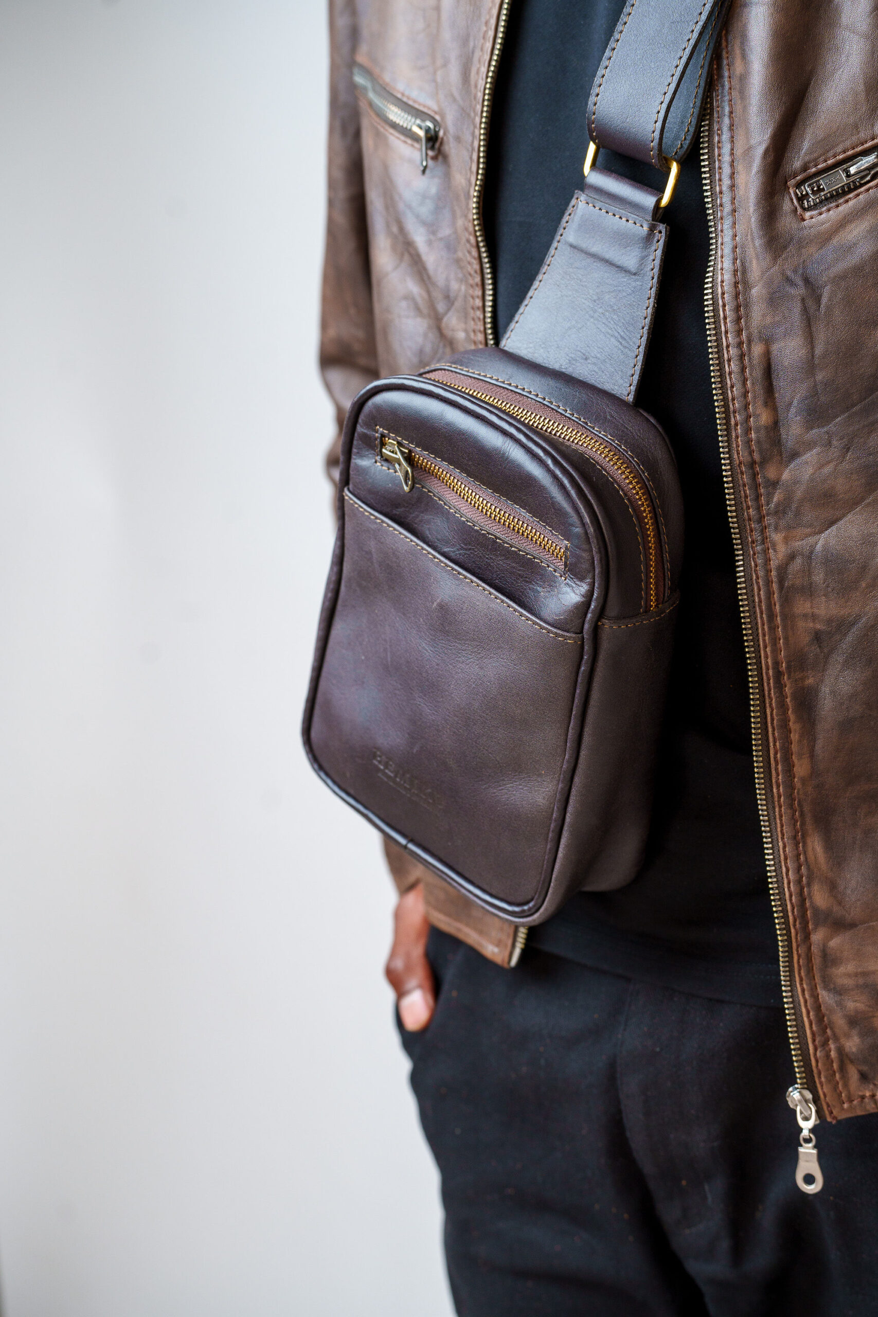 Nomad Leather Sling Bag Nomad Leather Sling Bag - Image 4